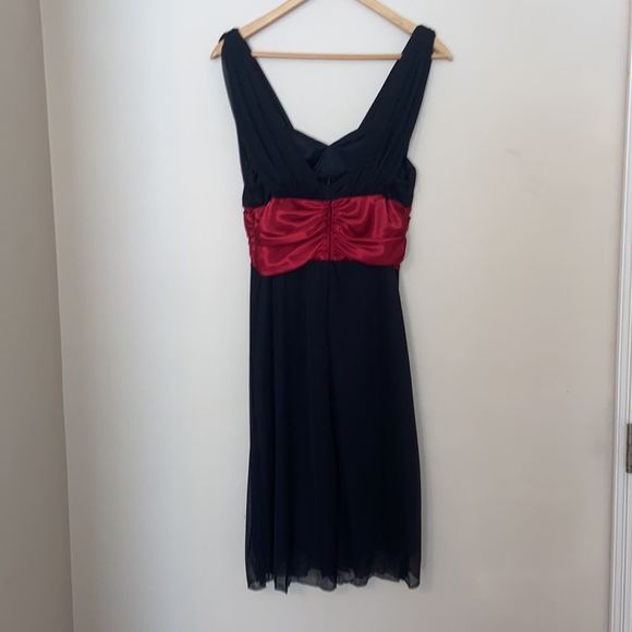 Red & Black Midi Dress Size: 8 - Picture 4 of 8